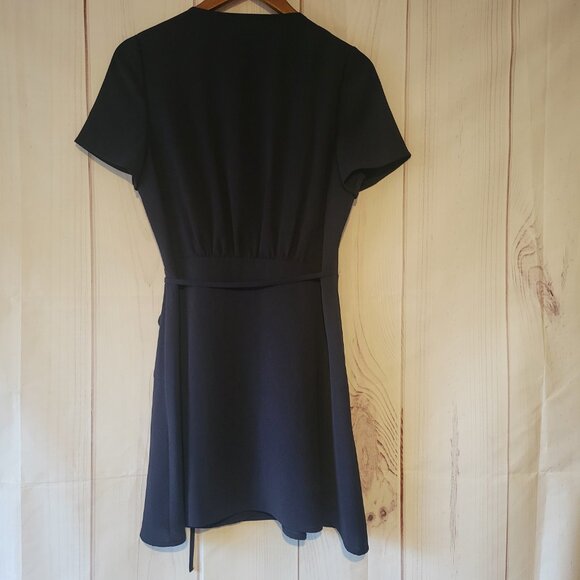 Gianni Bini V-Neck, Short Sleeve, Navy Blue, Tie Waist, Wrap Mini Dress, Sz 8, - Picture 3 of 7